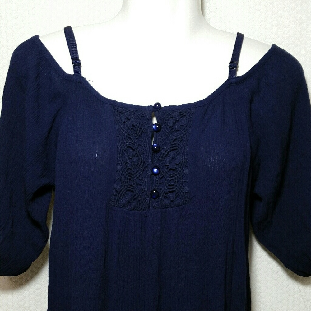 Beautiful Baileyblue women off shoulders shirt top